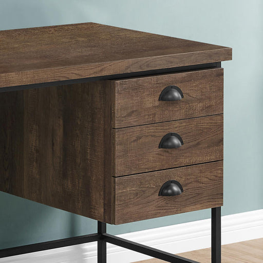 Monarch Specialties I 7485 | Meuble d'ordinateur - 55" - Spacieux dessus - 3 tiroirs - Base en Métal noir - Fini imitation de bois brun-Sonxplus Sorel