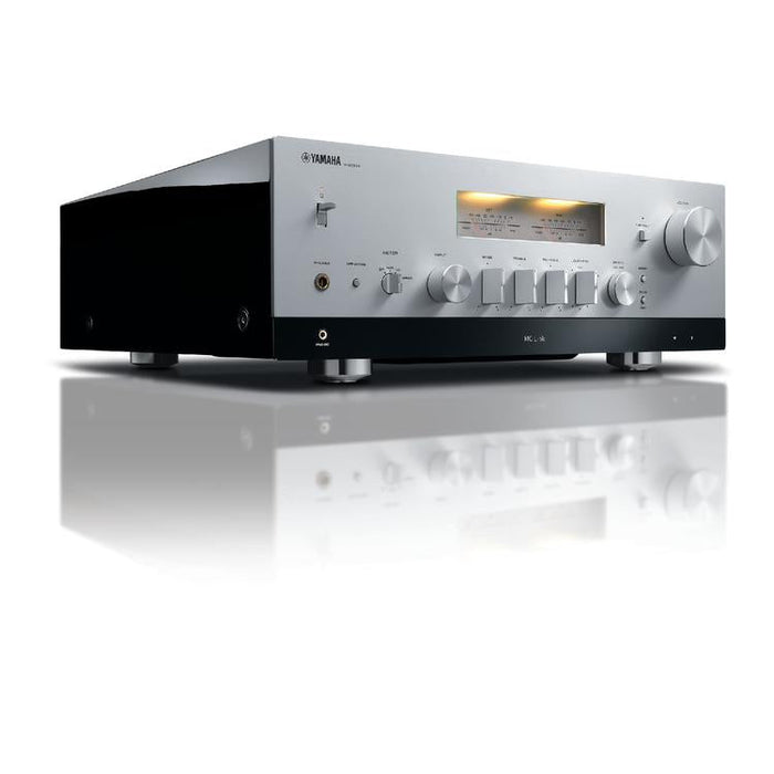 Yamaha RN2000A | Récepteur réseau hi-fi stéréo avec MusicCast - 120 W + 120 W - Airplay - Argent-Sonxplus Sorel